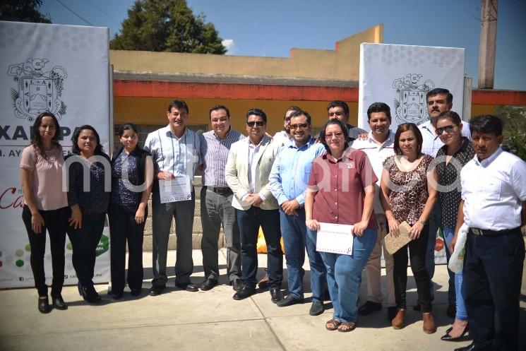 Durante su visita al Telebachillerato El Castillo, el alcalde Américo Zúñiga Martínez puso en marcha el programa piloto Comedor Poder Joven, desarrollado por el Ayuntamiento de Xalapa, en conjunto con el Instituto Mexicano de la Juventud (IMJUVE), el primero en su tipo en el país.