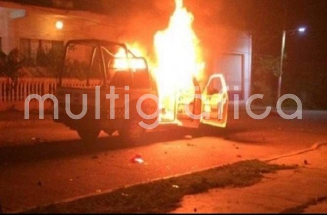 El enfrentamiento en Coxquihui la noche del sábado dejó como saldo 8 personas muertas, informó el gobernador Miguel Ángel Yunes, además de una patrulla incendiada y daños al Palacio Municipal. 