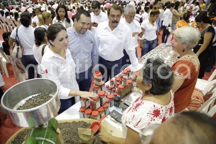 En Poza Rica, Sedesol  realizó la Feria de Apoyos y Servicios Institucionales.  