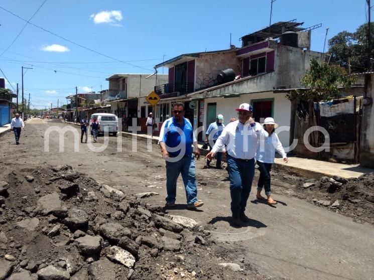 El alcalde Mario Antonio Chama Díaz, recorrió el avance de las obras históricas que se realizan en la ciudad de Teocelo, mismas que están comprendidas dentro de las acciones de los primeros 250 días de su administración municipal y que están orientadas a abatir el rezago de al menos 20 años.  