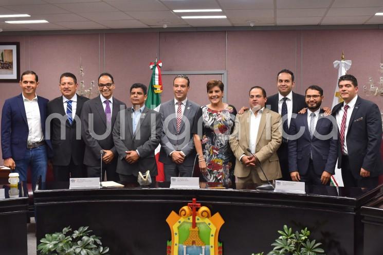 La LXIV Legislatura del Estado de Veracruz instaló la Diputación Permanente que fungirá durante el segundo receso, del Segundo Año de Ejercicio Constitucional, cuya Mesa Directiva está integrada por la diputada María Elisa Manterola Sainz, como presidenta; Nicolás de la Cruz de la Cruz, vicepresidente y Carlos Antonio Morales Guevara, secretario.