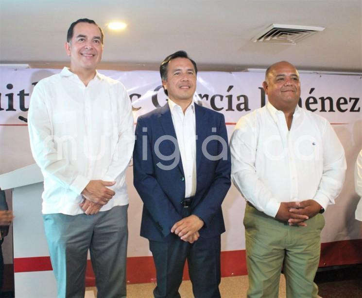 El gobernador electo de Veracruz, Cuitláhuac García Jiménez, presentó al empresario Ernesto Pérez  Astorga como el próximo titular de la SEDECOP en el estado, durante la nueva administración. 