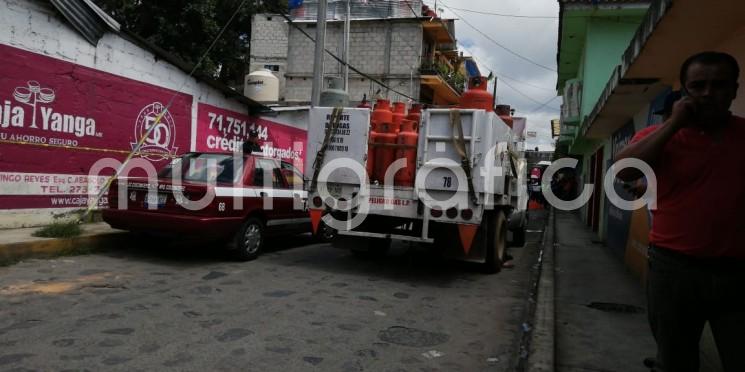 Una mujer falleció luego de que una camioneta repartidora de gas le pasara encima.