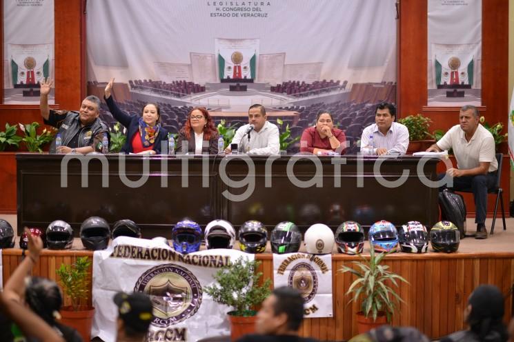 Diputados (as) locales se reunieron con motociclistas sobre la reforma a la Ley de Tránsito; por segunda ocasión, escucharon a los integrantes de diversas organizaciones de motociclistas que manifiestan su postura en contra de la reforma a la Ley de Tránsito y Seguridad Vial.