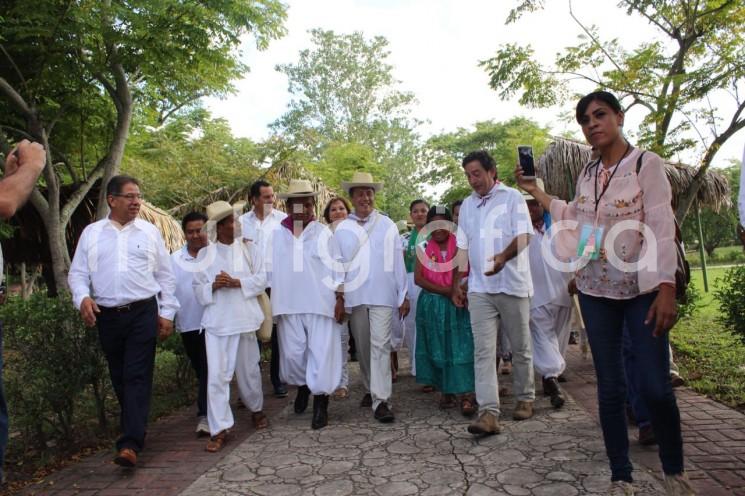 El gobernador electo, Cuitláhuac García Jiménez informó que la próxima edición de la Cumbre Tajín tendrá como prioridad el fortalecer la cultura totonaca, para que las actividades que se realicen en el Parque Takilhsukut se enfoquen a la enseñanza de la cultura que mantienen viva los abuelos y abuelas, los maestros tradicionales, terapeutas, voceros culturales, sanadores, danzantes y artesanos.