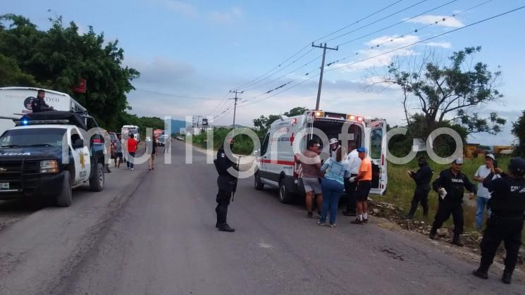 Al menos cinco personas resultaron lesionadas (entre ellos un menor de edad) luego de que el autobús número económico 281 de transportes Gutyco en que viajaban, salió del camino, cuando transitaba sobre la carretera estatal Córdoba- Paso del Macho a la altura de Zuker. 