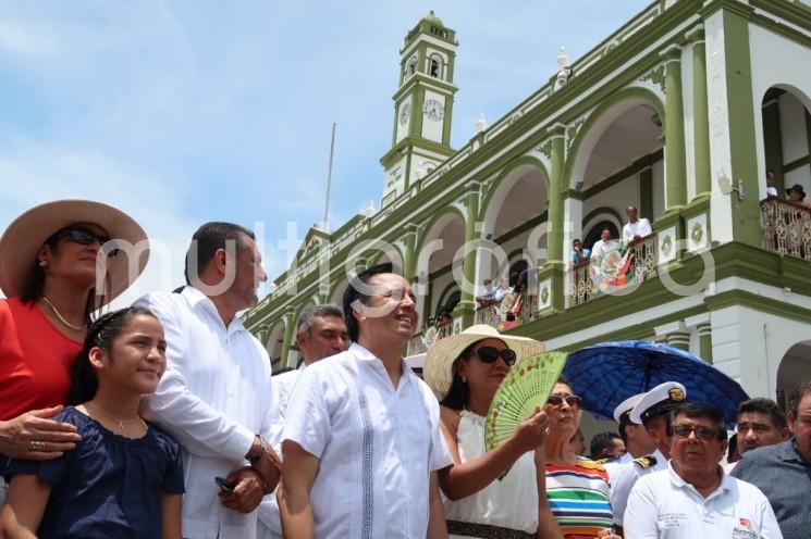 El gobernador electo de Veracruz, Cuitláhuac García, manifestó en Alvarado su respaldo a la celebración de los 500 años de Veracruz, y adelantó que este viernes, Beatriz Gutiérrez Mueller estará presente en la firma del convenio entre la Universidad Veracruzana y el Comité encargado de la celebración.   