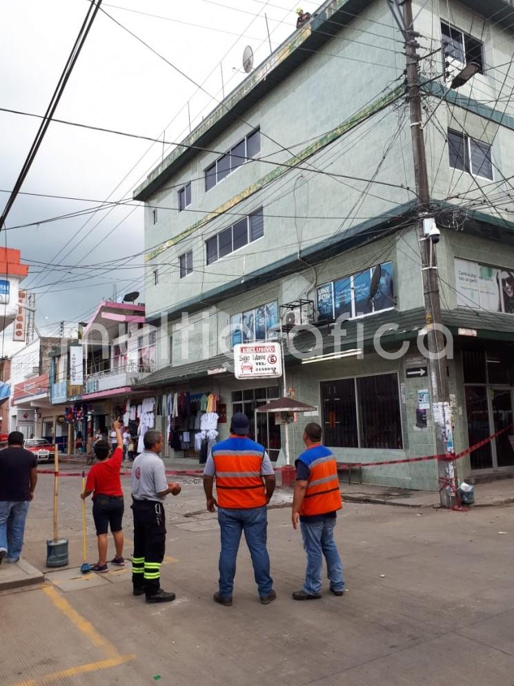 Protección civil vigila mantenimiento de edificios para evitar accidentes.
