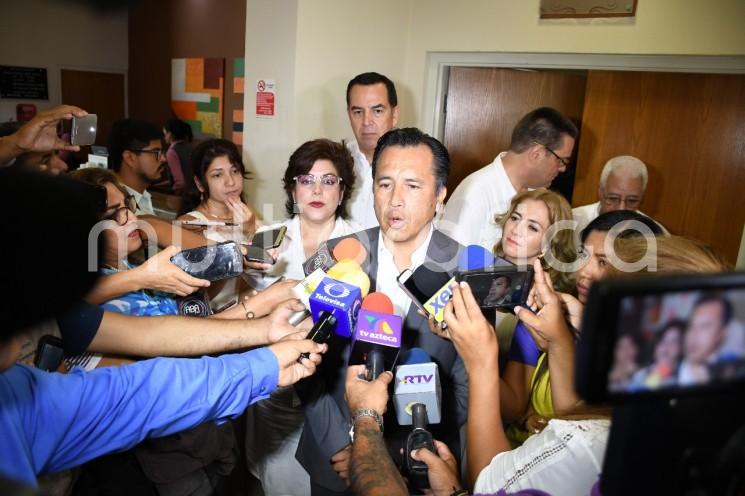 El gobernador electo de Veracruz, se reunió con los cónsules generales acreditados de Honduras, El Salvador, Cuba y Panamá para fortalecer las relaciones de amistad con el estado.