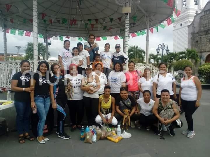 Milagros caninos sigue trabajando para atender a los cachorros.
