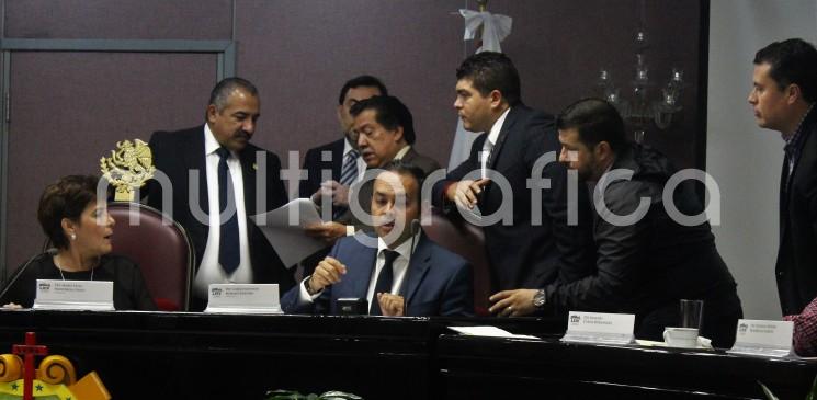 El coordinador del Grupo Legislativo de MORENA, en el Congreso de Veracruz, diputado Zenyazen Roberto Escobar García, presentó un anteproyecto con Punto de Acuerdo por el que se exhorta a diversas autoridades a cumplir con los pagos respectivos a diversos Ayuntamientos. 