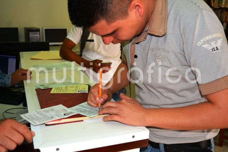 Conscriptos de la clase 2000, anticipados y remisos no marcharon para liberar su cartilla.

