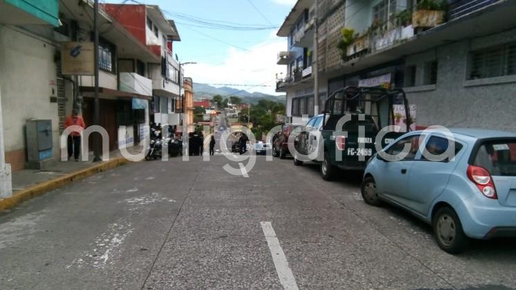 2 muertos, 3 lesionados (entre ellos una mujer) fue el saldo de un ataque armado en el interior de un bar ubicado a escasas cuadras de palacio municipal de Córdoba la mañana de este sábado.