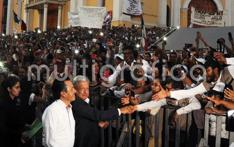 Presidente y Gobernador en la Plaza Lerdo.  