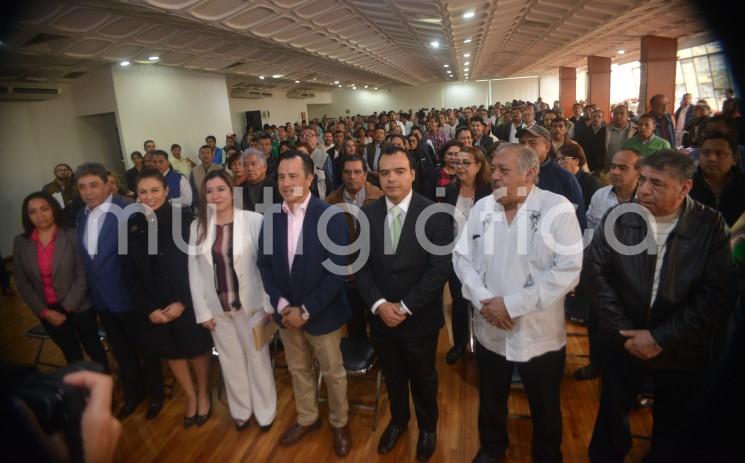 El gobernador de Veracruz, Cuitláhuac García, acudió como invitado a la convención para elegir a representantes de trabajadores y patrones ante la Junta de Conciliación y Arbitraje del Estado.