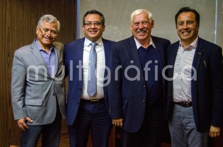 El gobernador de Veracruz, Cuitláhuac García Jiménez, se reunió con el titular de la Secretaría de Agricultura y Desarrollo Rural (SADER), Víctor Villalobos Arámbula, con quien concretó proyectos estratégicos en materia de ganadería y cafeticultura.