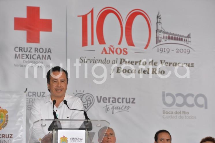 El gobernador Cuitláhuac García Jiménez anunció que gracias al ahorro presupuestal del Poder Ejecutivo, que se calcula sea alrededor de 7 mil millones de pesos, se destinarán recursos a acciones en favor de los veracruzanos que más lo necesitan. 