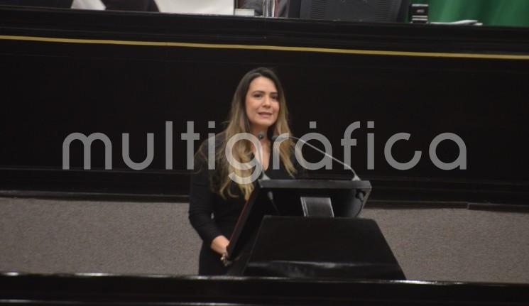 La diputada del PAN, Montserrat Ortega Ruiz, presentó este jueves una iniciativa para castigar con pena de cárcel de cuatro a ocho años de prisión a quien divulgue el <em>packs</em> o </em>nudes</em> sin consentimiento de la víctima.  