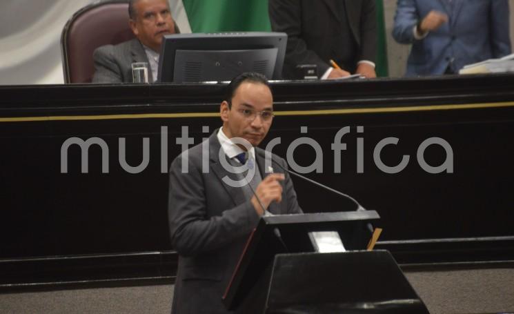 El diputado Rodrigo García Escalante, en representación del Grupo Legislativo del Partido Acción Nacional (PAN) presentó ante el Pleno la Iniciativa de Decreto que reforma los párrafos primero y tercero del artículo 66 y adiciona un artículo 67 bis, ambos del Reglamento para el Gobierno Interior del Poder Legislativo del Estado de Veracruz, cuyo propósito es regular los tiempos de las Comisiones Permanentes para emitir sus dictámenes y/o análisis de los expedientes turnados por las instancias correspondientes. 