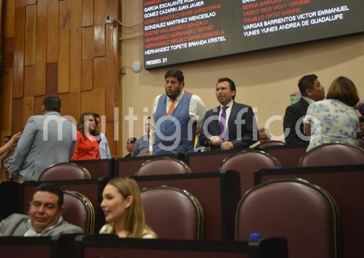 Circuló entre comunicadores, la versión de que algunos de los legisladores de las bancadas presuntamente afines a MORENA, se habrían convencido en reflexiones de café, del costo que tendrá el sentido de su voto. 