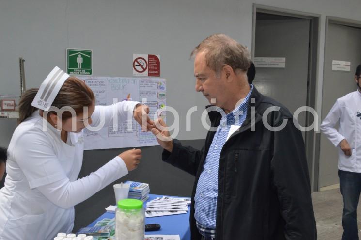 A partir de los 40 años los hombres deben realizarse estudios periódicos preventivos, así como estudios de gabinete y análisis de laboratorio que son fundamentales para un buen diagnóstico, sugirió el Director Médico de la Clínica de Medicina Familiar del ISSSTE en Xalapa, Alfredo Fausto Arduengo Martínez. 