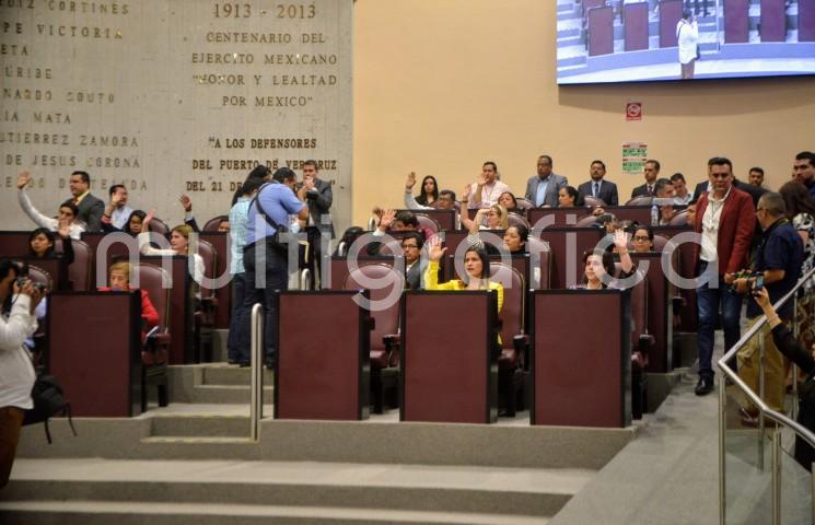 El Pleno de la LXV Legislatura del Estado aprobó el Dictamen de decreto que reforma diversas disposiciones de la Ley que Crea el Instituto Veracruzano de las Mujeres con lo que se incorpora como atribuciones del Instituto Veracruzano de las Mujeres (IVM) la facultad de coordinar, administrar y operar el Refugio Estatal para Mujeres en Situación de Violencia. 