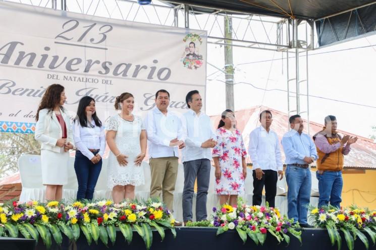 El gobernador Cuitláhuac García Jiménez anunció que este año iniciará la construcción de la carretera Tlachichilco-Zacualpan, la cual contribuirá al desarrollo de las comunidades de la Huasteca Alta veracruzana. 