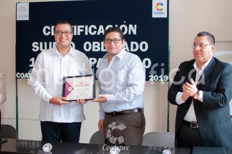 El IVAI entregó al ayuntamiento de Coatepec, Ver.  la certificación <em>Sujeto Obligado 100% Capacitado</em>.