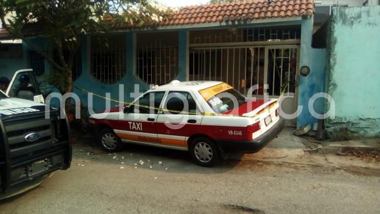 Este lunes un ruletero fue encontrado asesinado en el interior de su vivienda localizada en calles de la colonia Fernando López Arias, donde momentos antes vecinos afirmaron haber escuchado gritos.