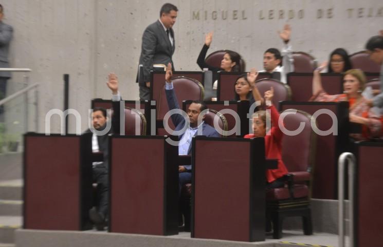 Con  45 votos a favor el Pleno del Congreso de Veracruz aprobó la iniciativa, presentada por el PRI-PVEM, con lo que se faculta a municipios a decidir el otorgamiento de descuento a jefas de familia.