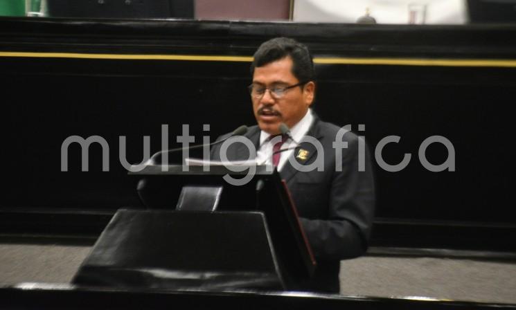 El diputado José Magdaleno Rosales Torres, integrante del Grupo Legislativo de Morena, presentó un Anteproyecto de punto de acuerdo, ante el Pleno de la LXV Legislatura por el que se exhorta a los Ayuntamientos con problemas de laudos laborales a realizar los convenios respectivos, con los trabajadores despedidos o cesados y con el debido respeto a sus derechos humanos.