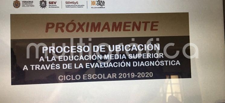 Con casi un mes de retraso de las fechas en que se abría la preinscripción para el examen de admisión para nuevo ingreso a bachillerato, los aspirantes a iniciar sus estudios en preparatorias de la DGB-SEV, sólo se topan con un <em>PROXIMAMENTE</em>. 