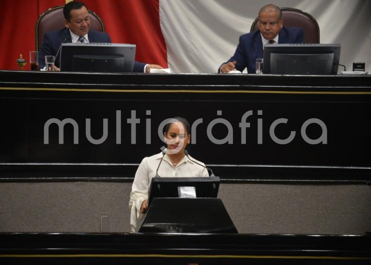 La diputada María Esther López Callejas, presentó la Iniciativa con proyecto de Decreto para reformar distintos artículos de la Ley de Prevención y Gestión Integral de Residuos Sólidos Urbanos y de Manejo Especial para el Estado de Veracruz, que entre otras cosas, prohibirían el uso de bolsas y popotes de plástico, así como recipientes de unicel o poliestireno expandido.