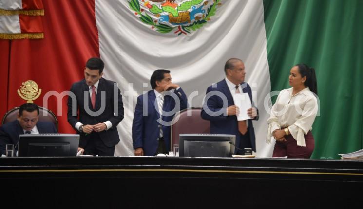 Tras conocer los informes de la Secretaría General, en relación a la votación emitida por los Ayuntamientos de la entidad, el Pleno de la LXV Legislatura emitió la declaratoria de cuatro decretos de reforma a la Constitución Política del Estado de Veracruz. 