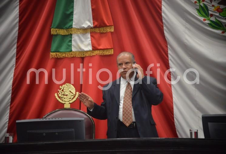 El diputado Jorge Moreno Salinas, en representación, y como integrante del Grupo Legislativo Mixto de los Partidos Revolucionario Institucional y del Verde Ecologista de México (PRI-PVEM), puso a consideración del Pleno de la LXV Legislatura del Estado, una Iniciativa de Decreto que reforma, adiciona y deroga diversas disposiciones de la Ley Orgánica del Municipio Libre, en materia de comisiones municipales o edilicias.