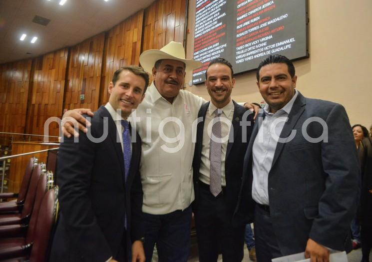 El diputado Juan Carlos Molina Palacios, vocal de la Comisión Permanente de Medio Ambiente, Recursos Naturales y Cambio Climático del Congreso del Estado, presentó la iniciativa que reformaría el artículo 54 de la Ley de Desarrollo Forestal Sustentable para el Estado cuyo propósito es instaurar un desarrollo integral que logre una auténtica política pública y que se vea reflejado en convertir un campo verde veracruzano.