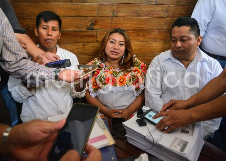  Integrantes del Consejo consultivo para integración de pueblos y comunidades indígenas del estado de Veracruz. Piden a los 212 presidentes municipales que se les paguen a los Agentes y sub-agentes municipales, ya, que está escrito en el artículo 19 de la ley orgánica el municipio libre.  