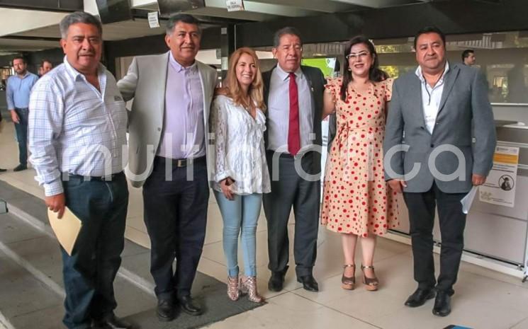 El evento estuvo encabezado por  el Titular de la SEFIPLAN, José Luis Lima Franco, Los diputados locales de Xalapa II,  Ana Miriam Ferráez Centeno; de Xalapa I, Rosalinda Galindo Silva y de Coatepec, Raymundo Andrade Sánchez,  así como representantes del Banco Nacional de Obras y Servicios Públicos. 