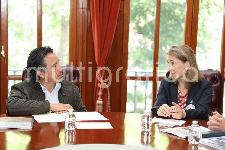 En la presentación de la estrategia en materia de desaparición de personas, el Gobernador del Estado, Cuitláhuac García Jiménez se reunió con Sophie Orr, Directora Regional para América del Comité Internacional de la Cruz Roja (CICR) con sede en Ginebra, Suiza, así como con Carlos Morazzani, Coordinador de Operaciones para América del CICR 