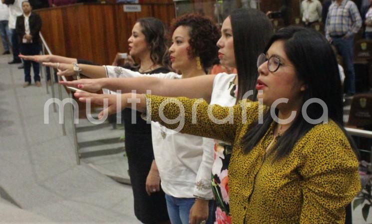 Tras aprobarse el Acuerdo de la Junta de Coordinación Política, el Pleno tomó la protesta a Katya Gabriela Esteva, Lorena Redondo, Myriam Lagunes y Alma Delia Hernández, como integrantes del Sistema para Atender la Violencia contra las Mujeres. 