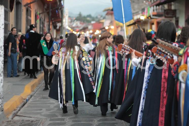 Magna Callejoneada este viernes como parte del VI Festival de Tunas Femeniles Serán más de 100 mujeres artistas cantando al unísono; Del tradicional Barrio Xallitic al centro de la ciudad; previo se realiza el concurso rondas y  bailes de pandereta, capa y bandera.