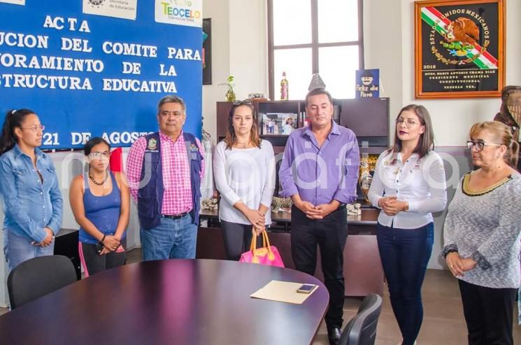 En Teocelo se llevó a cabo la firma de la Acta Constitución del Comité para el Mejoramiento de la Infraestructura Educativa, en el cual estuvieron presentes el Alcalde Mario Antonio Chama; la Presidenta del Sistema Municipal DIF, Mara Chama Villa; la Encargada del Área de Educación del Municipio, Norma Angélica Castillo Pale; y el Mtro. Jaime Bueno Viveros, Supervisor de la Zona Escolar 173 de Escuelas Federales.