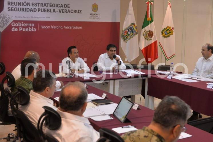 Para reforzar la seguridad en la zona limítrofe de Veracruz y Puebla, que comprende 69 municipios, los gobernadores Cuitláhuac García Jiménez y Miguel Barbosa Huerta acordaron una serie de acciones que permitan la construcción de la paz y la tranquilidad que la población merece.