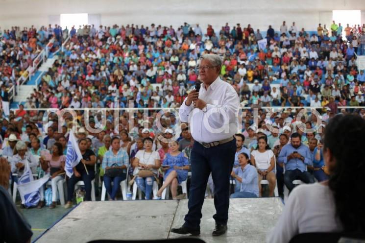 Ante más de cuatro mil militantes de Tantoyuca, Platón Sánchez, Chiconamel y Chalma, el candidato del Partido Acción Nacional a la presidencia del Comité Directivo Estatal de Veracruz, Joaquín Rosendo Guzmán Avilés, calificó la zona norte como <em>la puerta grande del PAN</em>, evento en el que estuvo respaldado por los candidatos de su planilla y dirigentes representativos de todo Veracruz.