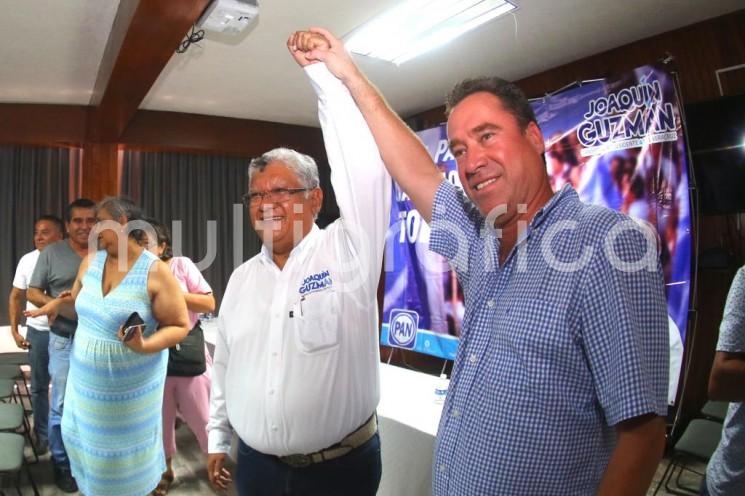 El ex diputado local por el distrito de Tuxpan, Arturo Esquitín, manifestó su apoyo a la candidatura de Joaquín Guzmán Avilés para dirigir el Comité Estatal del PAN en Veracruz. 