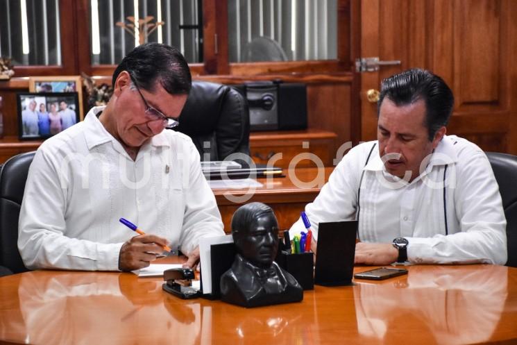 El gobernador Cuitláhuac García Jiménez se reunió con el alcalde Víctor Manuel Carranza Rosaldo para acordar acciones en materia de seguridad, mismas que se llevarán a cabo en coordinación con el Gobierno Federal.