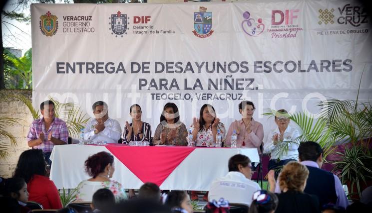 Como parte del Programa de Asistencia Alimentaria 2019 del DIF Estatal encabezado por Verónica Aguilera, se inició la entrega de desayunos escolares fríos en el municipio de Teocelo. En el evento se contó con la presencia del alcalde Mario A. Chama Díaz y la Presidenta del DIF Municipal,  Mara Chama Villa. 