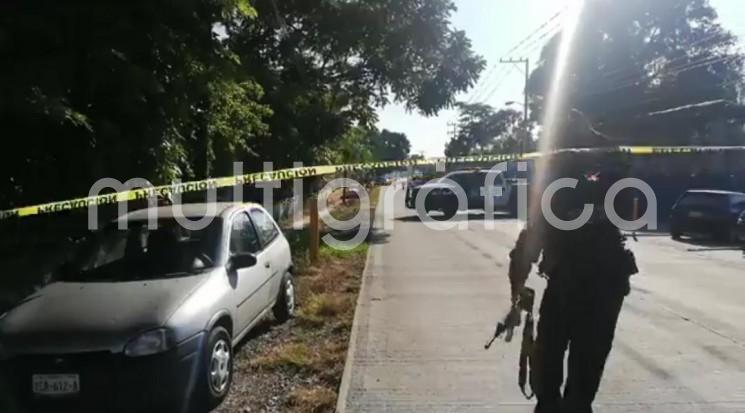 Desconocidos ejecutaron al segundo comandante de la policía municipal de Atoyac se desplazaba a bordo de un vehículo por  la carretera que conduce de Paraje Nuevo a Potrero Nuevo a la altura de  la comunidad El Oasis. 