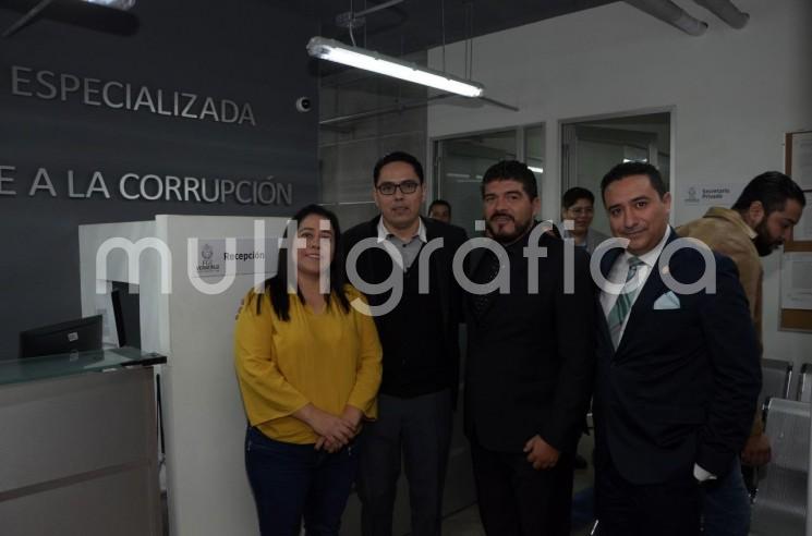 El titular de la Secretaría de Educación de Veracruz, Zenyazen Escobar García, se reunió con el encargado de despacho de la Fiscalía Anticorrupción, José Alfredo Corona Lizárraga, para conocer los avances de las carpetas de investigación y aportar las pruebas que agilicen las indagaciones al respecto.