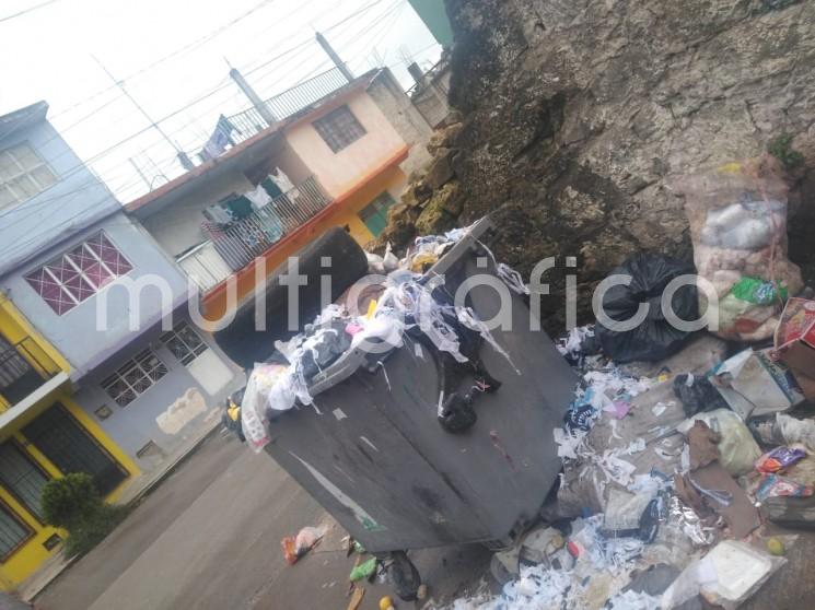  Altotonga inundado de basura y no hay para cuándo se dé el servicio de limpia pública. 